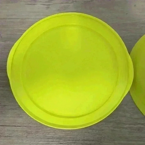 Tupperware inspiration bowl 3547b  with lid 3604A Lime green - Picture 4 of 4